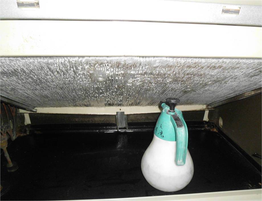 水冷式箱型機保養藥洗過程(4)