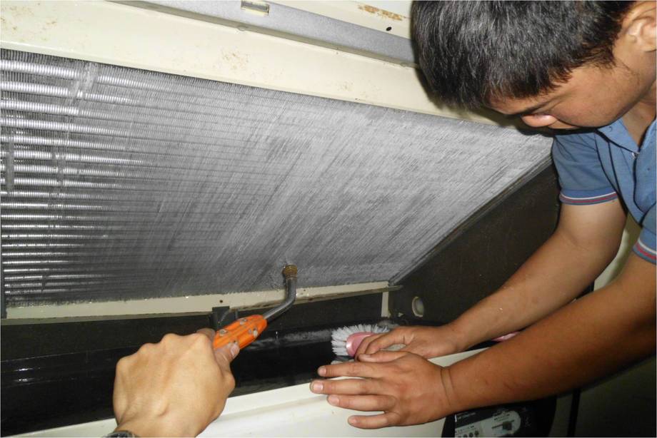 水冷式箱型機保養藥洗過程(9)